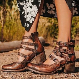 🔥 Freebird Felicity booties 🔥